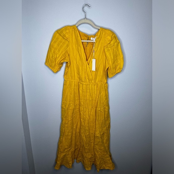 Heartloom Dresses & Skirts - Heartloom Hakka golden yellow midi dress new size small short sleeves